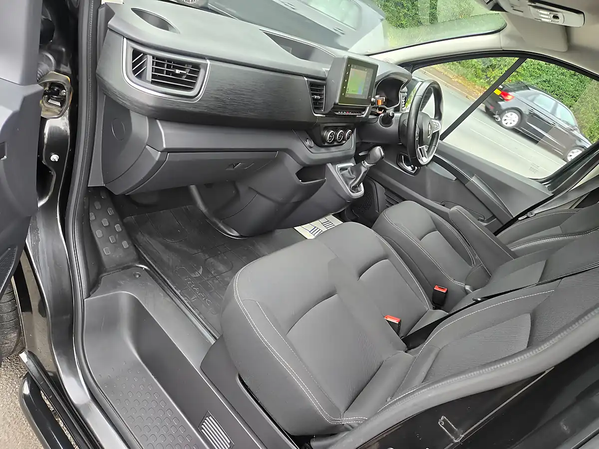 Used 2023 Renault Trafic SL28 Blue Sport Van Edc Auto Black - Interior and Exterior details 5