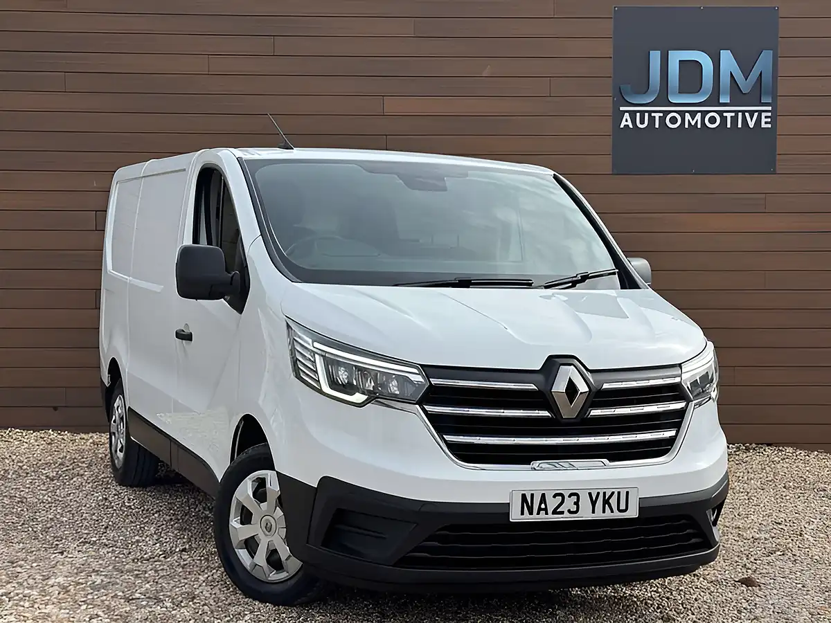 Used 2023 Renault Trafic SL28 Business+ Glacier White - Front View