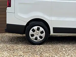 Used 2023 Renault Trafic SL28 Business+ Glacier White - Interior and Exterior details 14