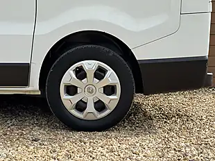 Used 2023 Renault Trafic SL28 Business+ Glacier White - Interior and Exterior details 17