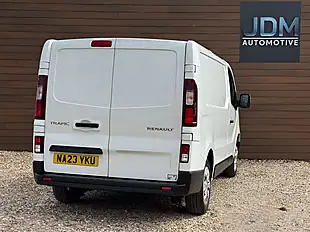 Used 2023 Renault Trafic SL28 Business+ Glacier White - Interior and Exterior details 3