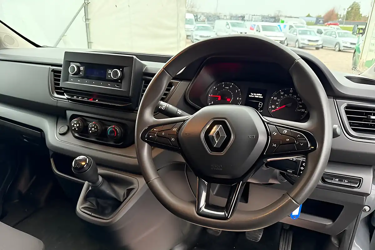 Used 2023 Renault Trafic SL28 Business Grey - Interior and Exterior details 10