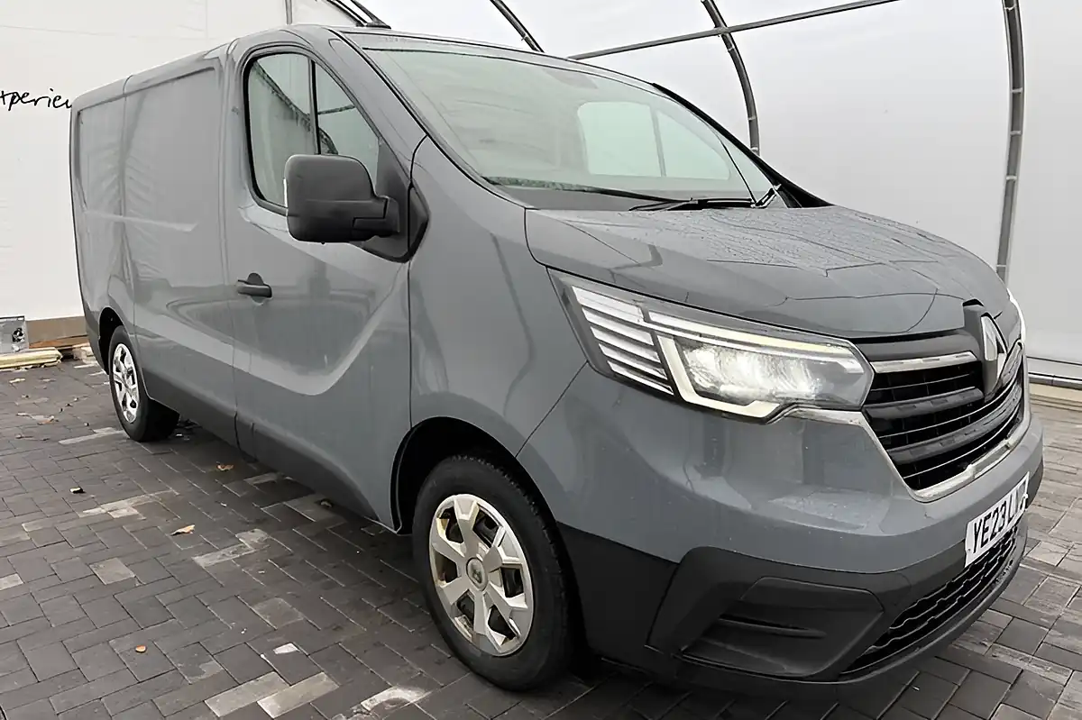 Used 2023 Renault Trafic SL28 Business Grey - Interior and Exterior details 3