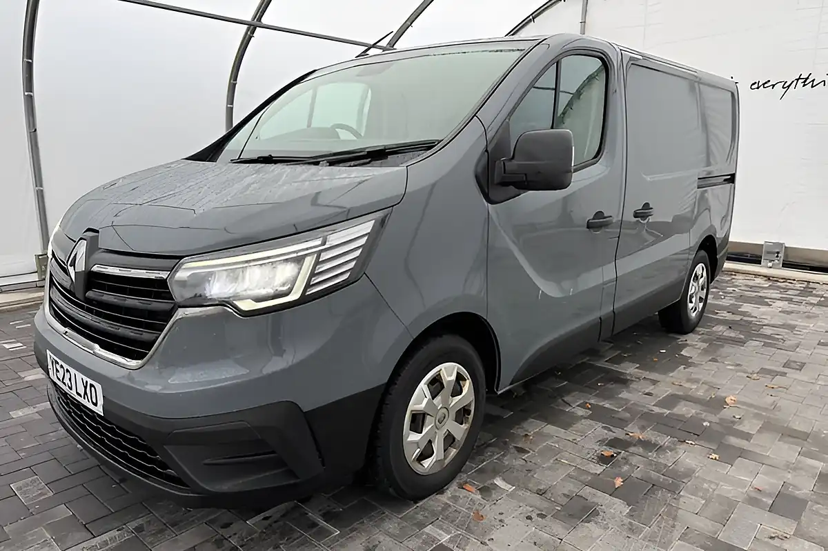 Used 2023 Renault Trafic SL28 Business Grey - Interior and Exterior details 6