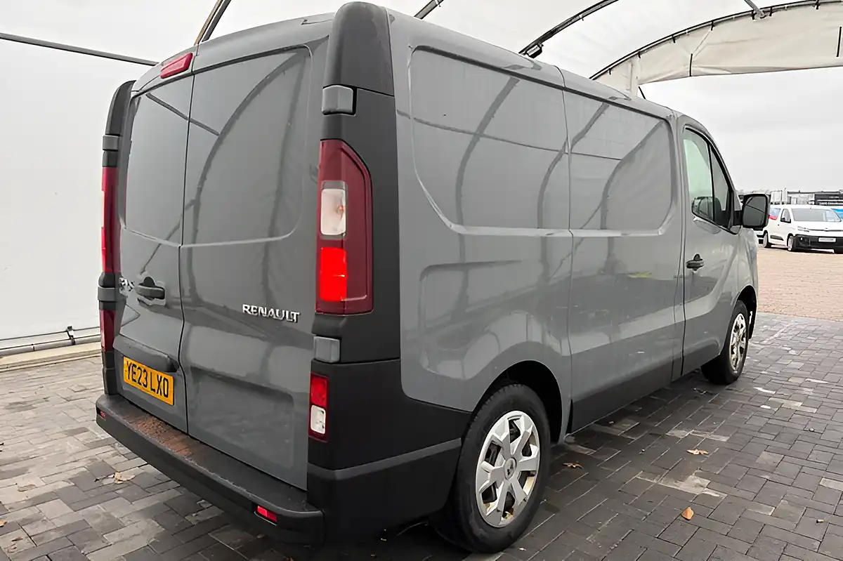 Used 2023 Renault Trafic SL28 Business Grey - Interior and Exterior details 7