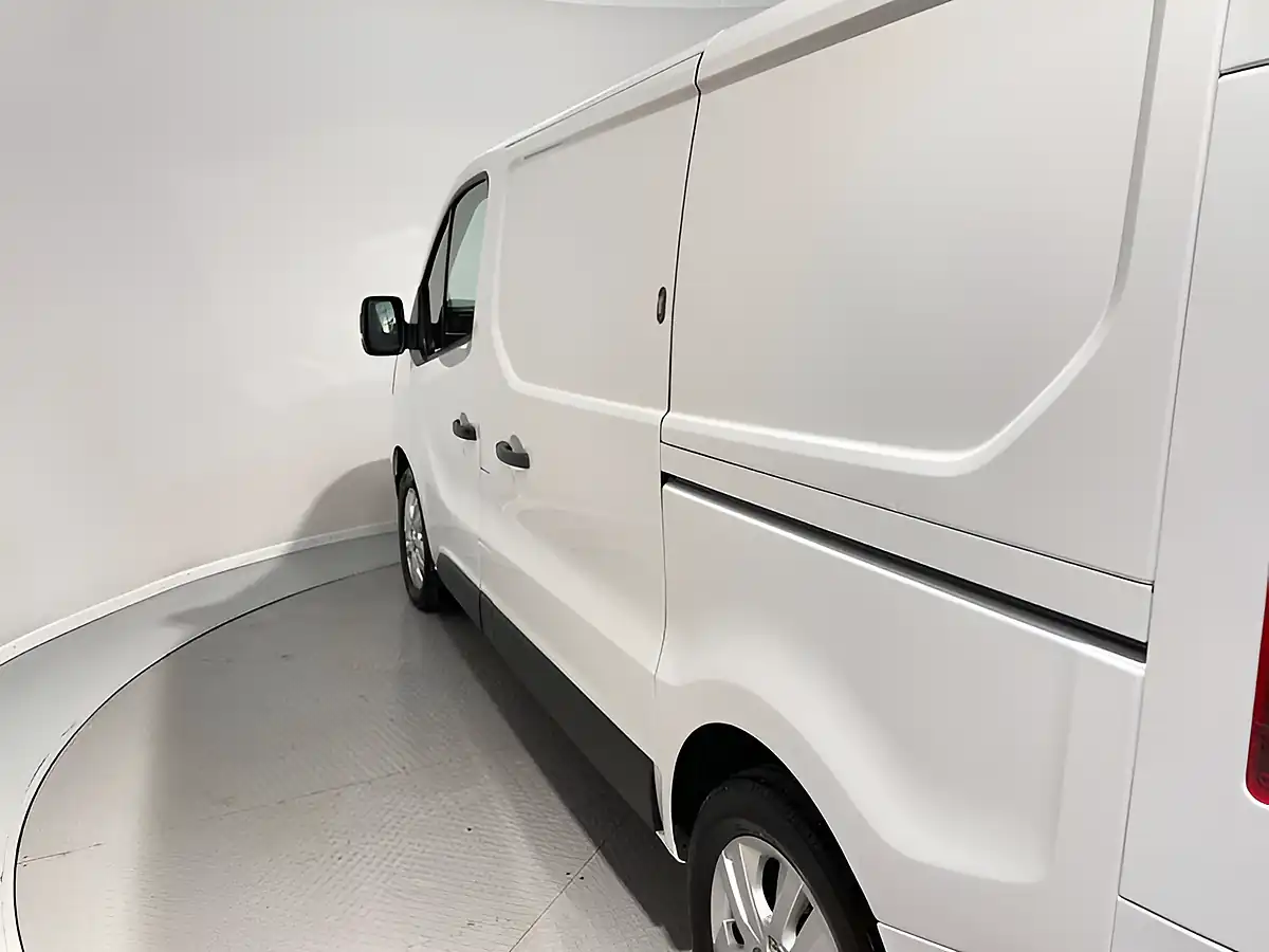 Used 2023 Renault Trafic SL28 Sport Blue Glacier White - Interior and Exterior details 10