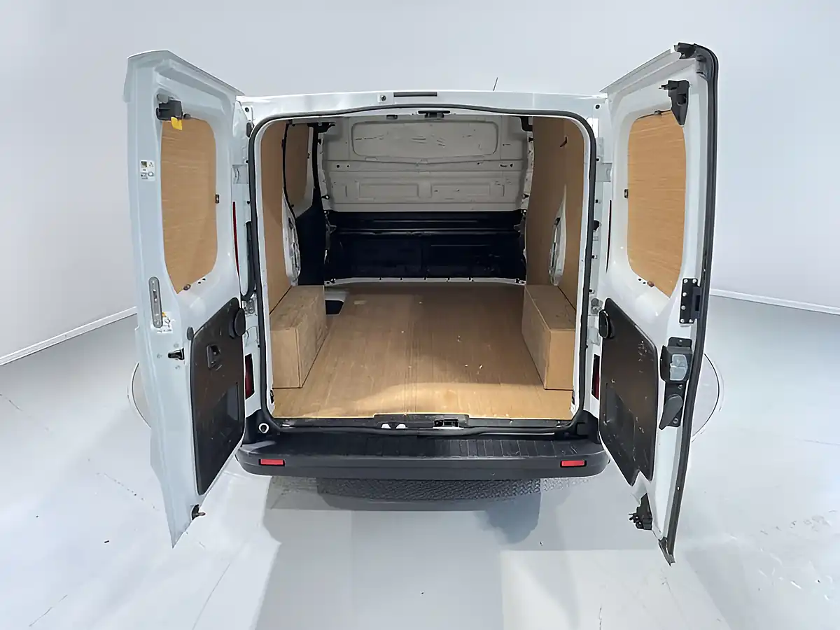 Used 2023 Renault Trafic SL28 Sport Blue Glacier White - Interior and Exterior details 11