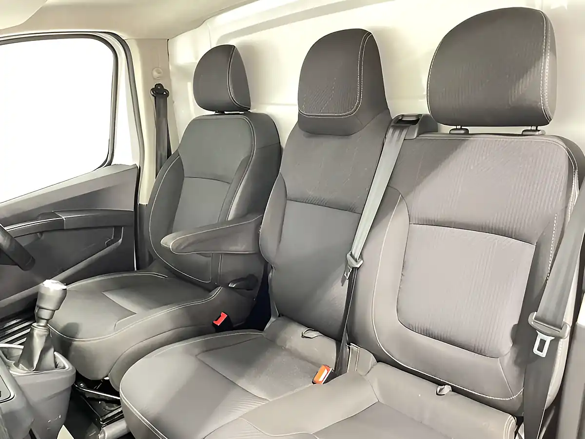 Used 2023 Renault Trafic SL28 Sport Blue Glacier White - Interior and Exterior details 15