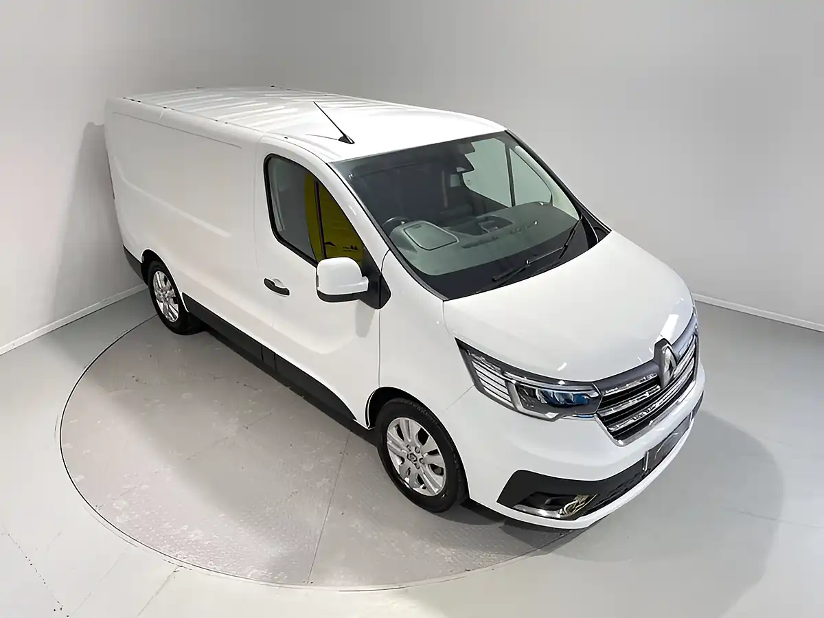 Used 2023 Renault Trafic SL28 Sport Blue Glacier White - Interior and Exterior details 3