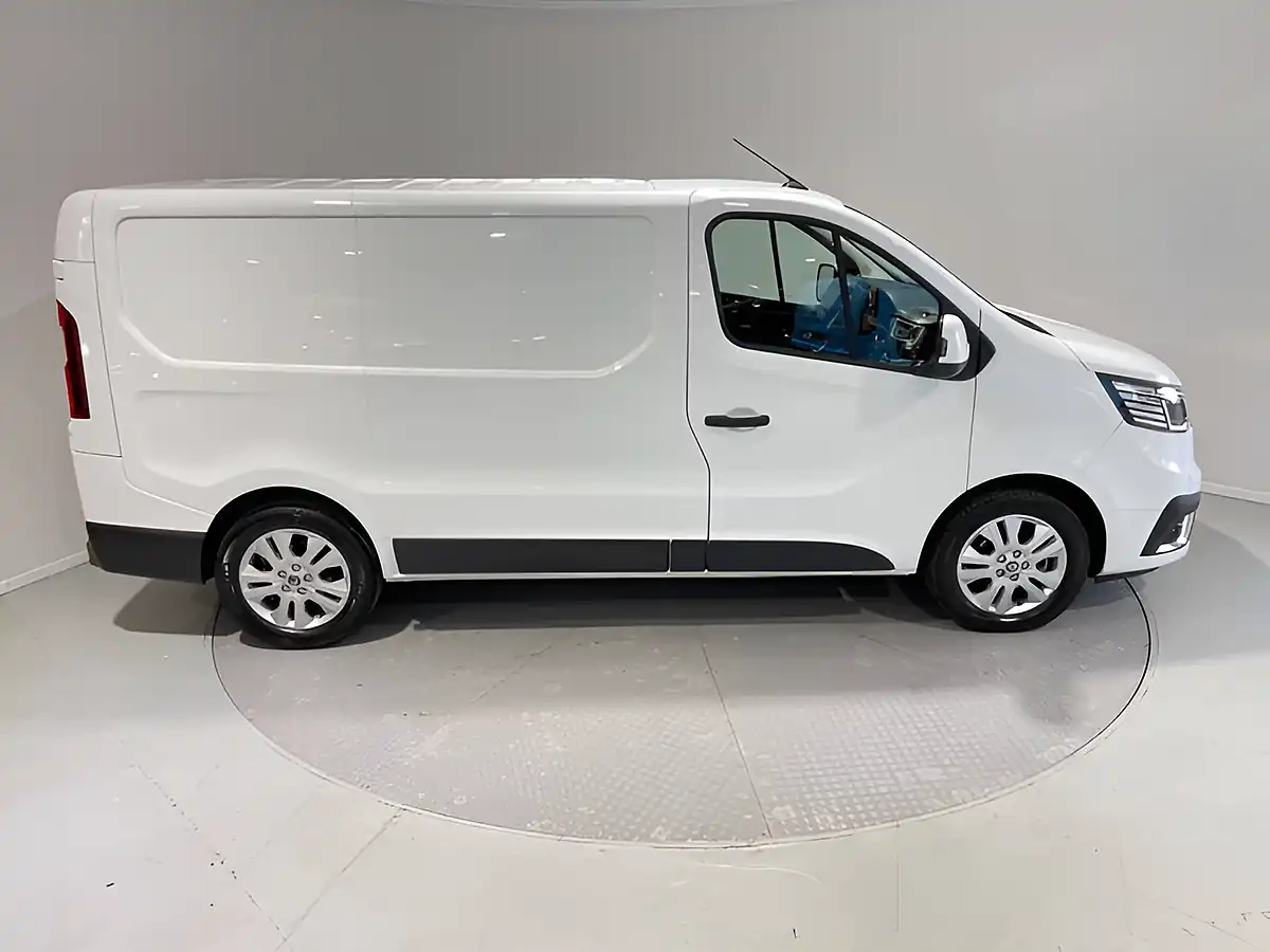 Used 2023 Renault Trafic SL28 Sport Blue Glacier White - Interior and Exterior details 4