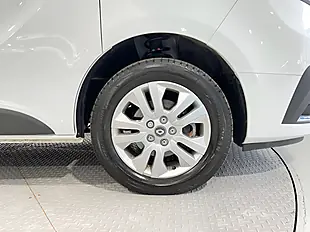 Used 2023 Renault Trafic SL28 Sport Blue Glacier White - Interior and Exterior details 6