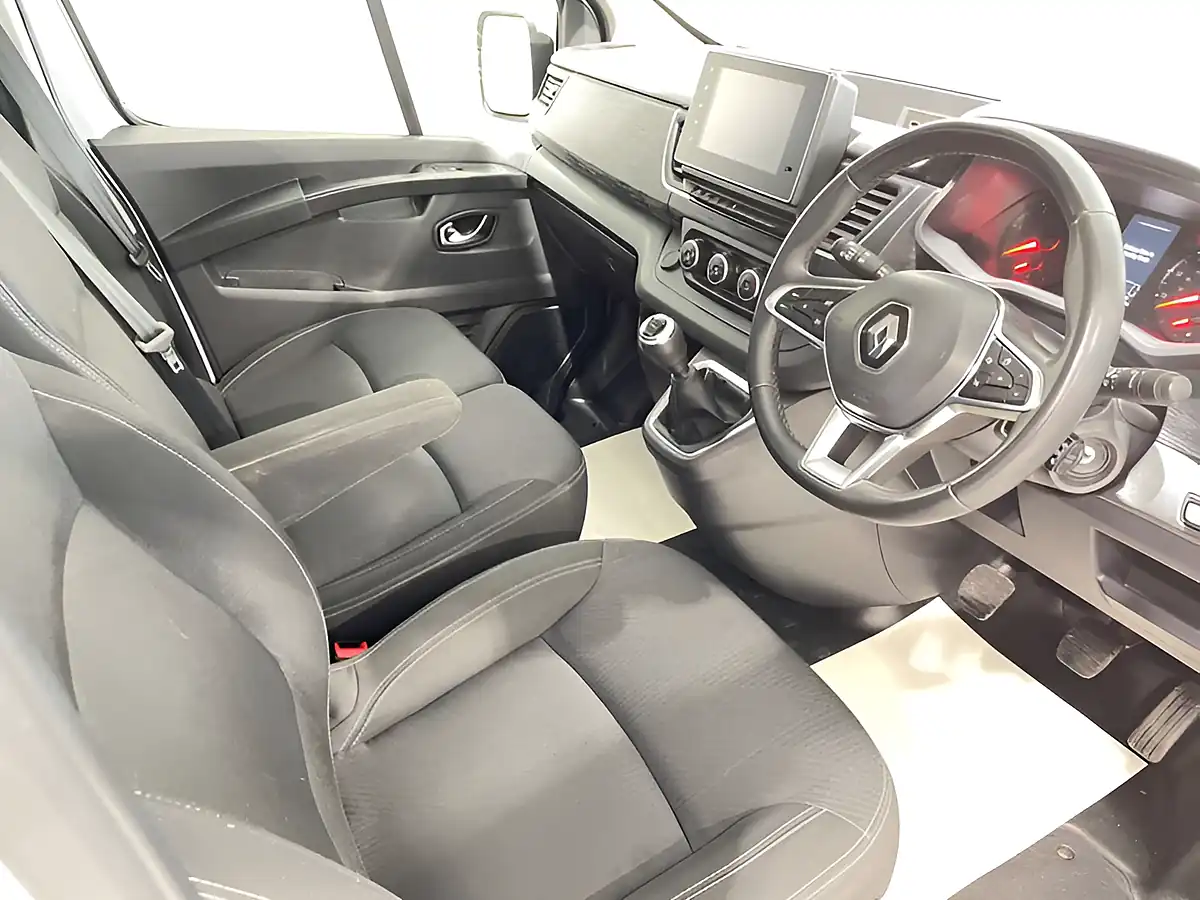 Used 2023 Renault Trafic SL28 Sport Blue Glacier White - Interior and Exterior details 9