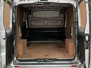 Used 2023 Renault Trafic SL28 Sport+ Highland Grey - Interior and Exterior details 6