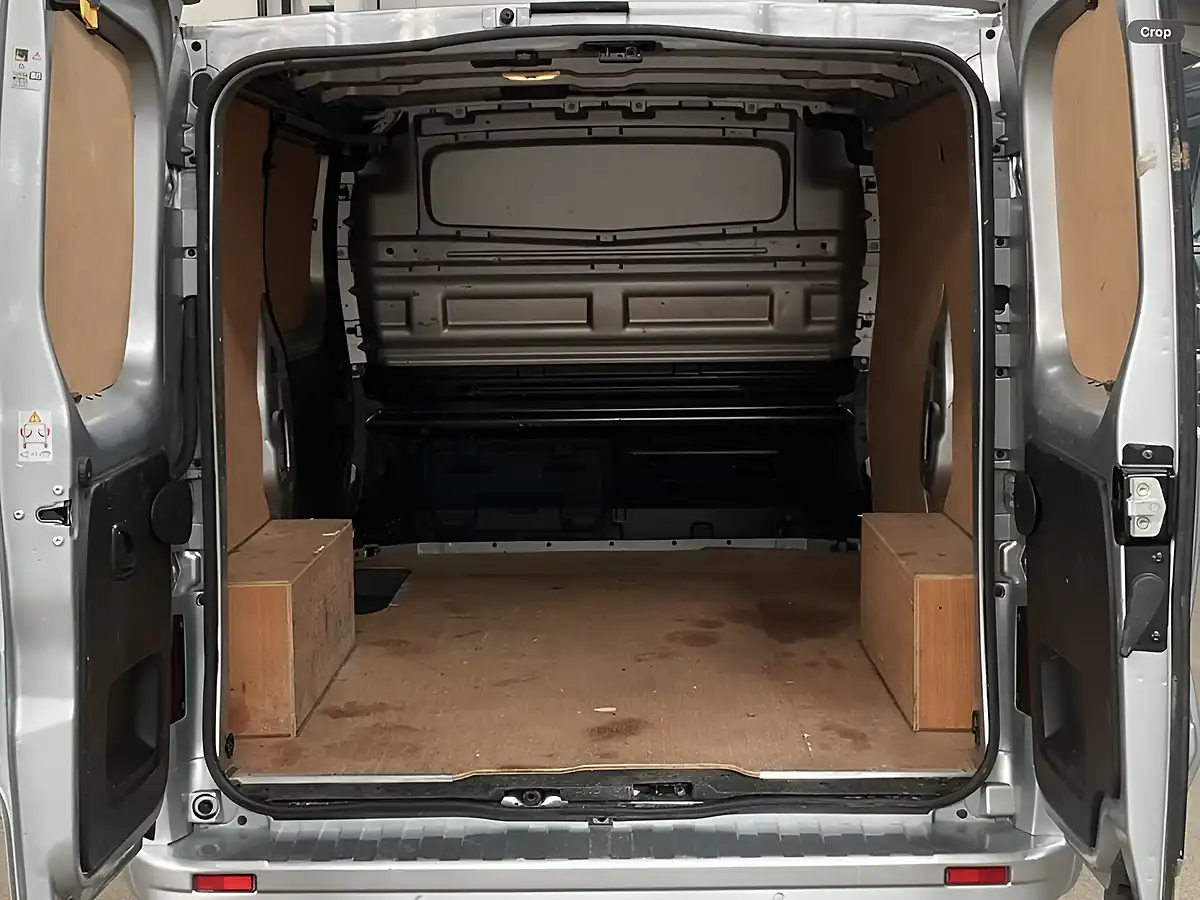 Used 2023 Renault Trafic SL28 Sport+ Highland Grey - Interior and Exterior details 6