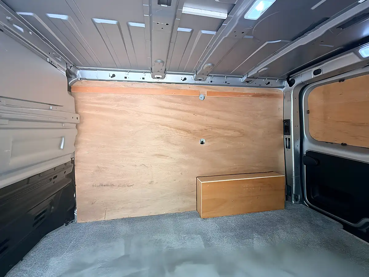 Used 2023 Renault Trafic SL28 Sport Silver - Interior and Exterior details 13