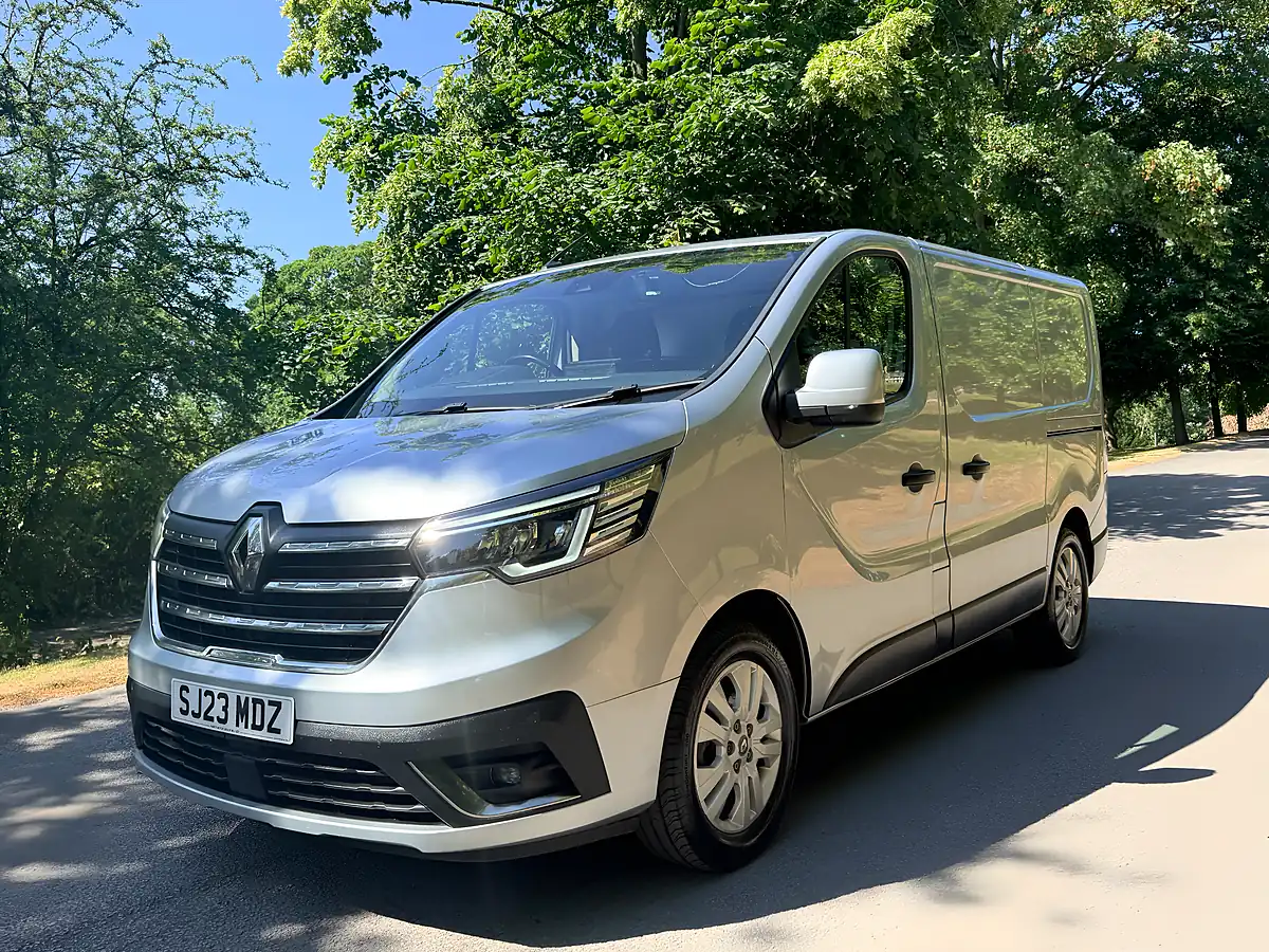 Used 2023 Renault Trafic SL28 Sport Silver - Interior and Exterior details 19