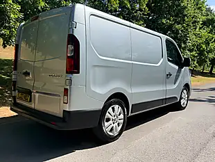 Used 2023 Renault Trafic SL28 Sport Silver - Interior and Exterior details 4