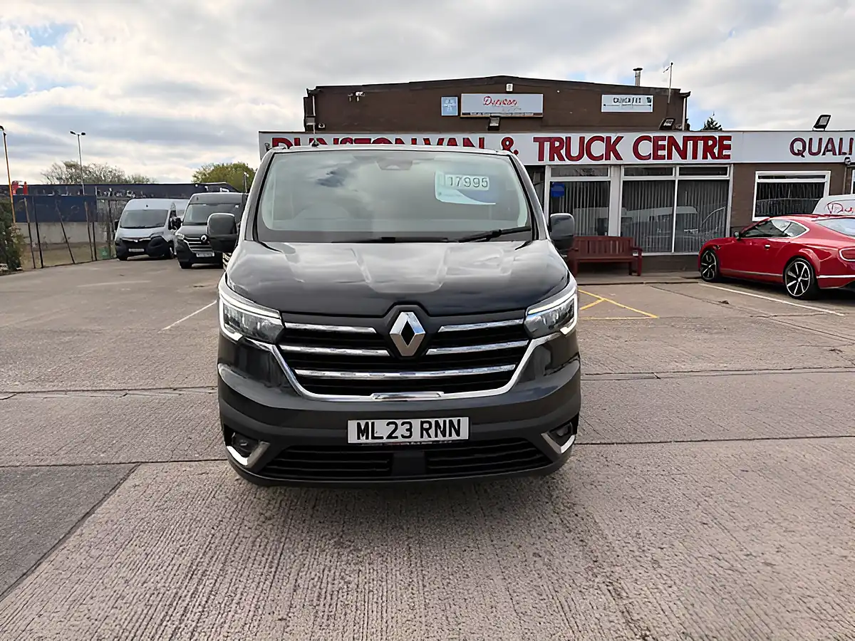 Used 2023 Renault Trafic SL28 Sport White - Interior and Exterior details 11