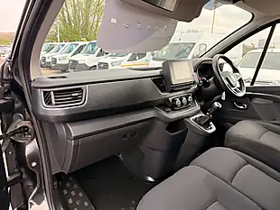 Used 2023 Renault Trafic SL28 Sport White - Interior and Exterior details 15