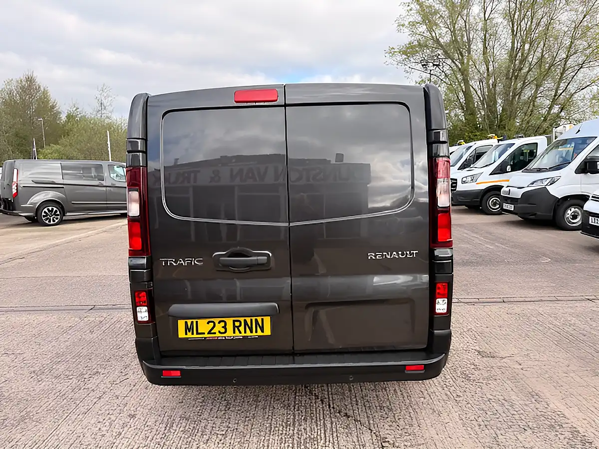 Used 2023 Renault Trafic SL28 Sport White - Interior and Exterior details 4