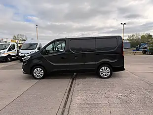 Used 2023 Renault Trafic SL28 Sport White - Interior and Exterior details 7