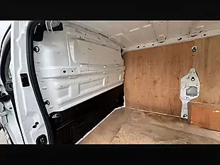 Used 2023 Renault Trafic SL30 Advance Glacier White - Interior and Exterior details 10