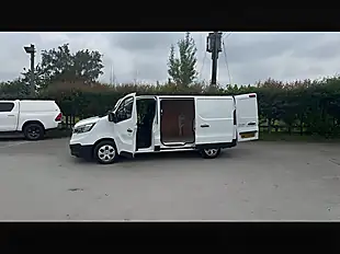 Used 2023 Renault Trafic SL30 Advance Glacier White - Interior and Exterior details 12