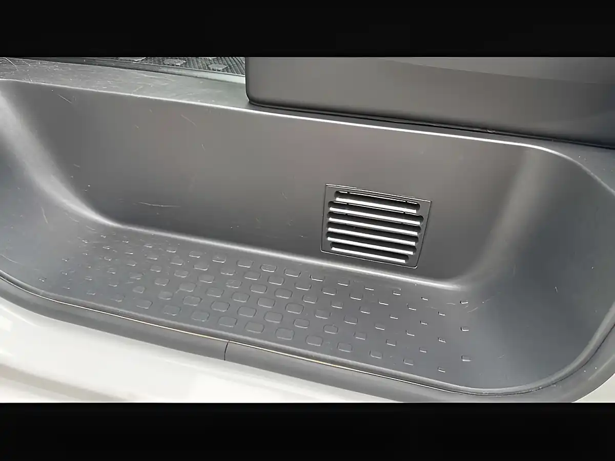 Used 2023 Renault Trafic SL30 Advance Glacier White - Interior and Exterior details 14