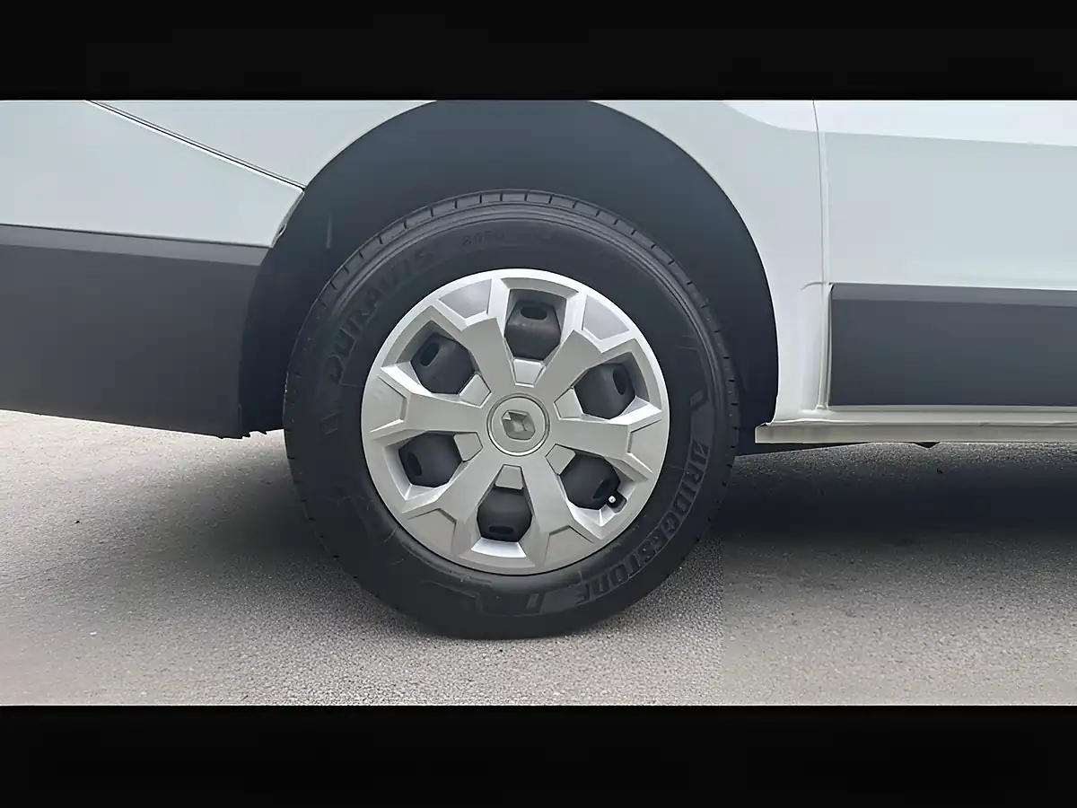 Used 2023 Renault Trafic SL30 Advance Glacier White - Interior and Exterior details 19