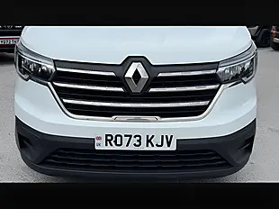 Used 2023 Renault Trafic SL30 Advance Glacier White - Interior and Exterior details 11