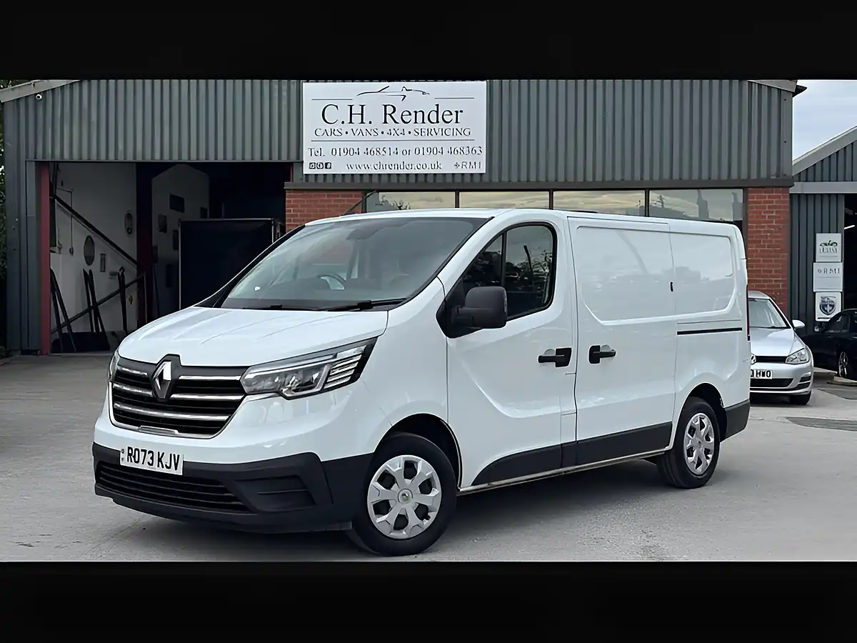 Used 2023 Renault Trafic SL30 Advance Glacier White - Interior and Exterior details 5