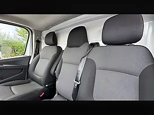Used 2023 Renault Trafic SL30 Advance Glacier White - Interior and Exterior details 7