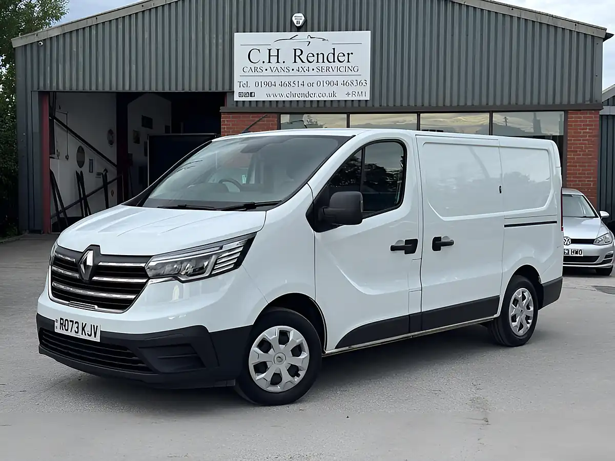 Used 2023 Renault Trafic SL30 Advance Glacier White - Interior and Exterior details 9