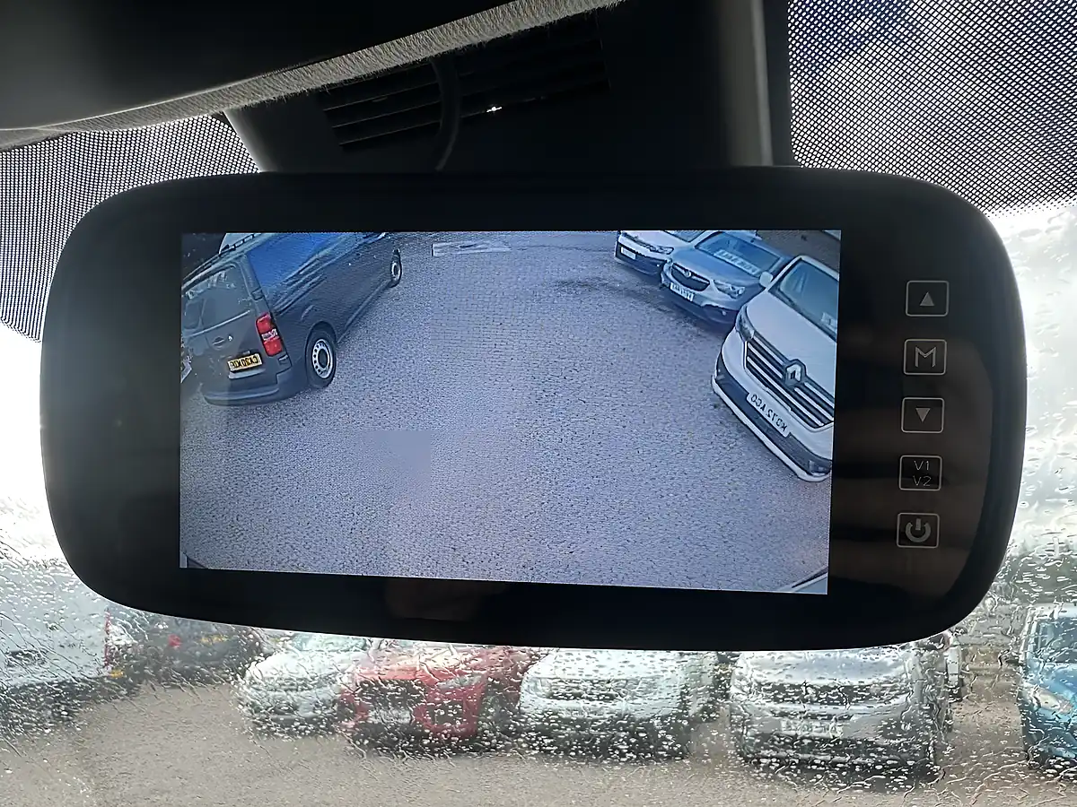 Used 2023 Renault Trafic SL30 Advance White - Interior and Exterior details 11