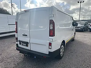 Used 2023 Renault Trafic SL30 Advance White - Interior and Exterior details 4
