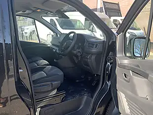 Used 2023 Renault Trafic SL30 Business+ Black - Interior and Exterior details 14