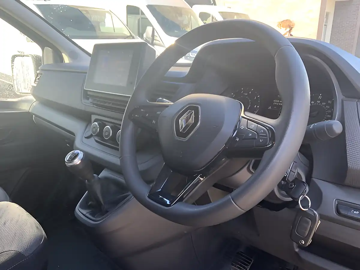 Used 2023 Renault Trafic SL30 Business+ Black - Interior and Exterior details 16