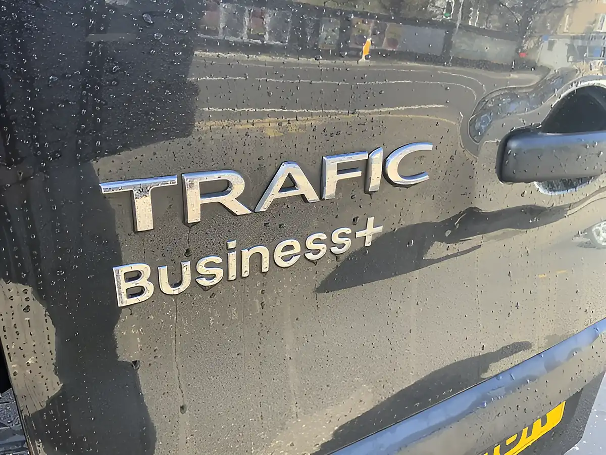 Used 2023 Renault Trafic SL30 Business+ Black - Interior and Exterior details 17