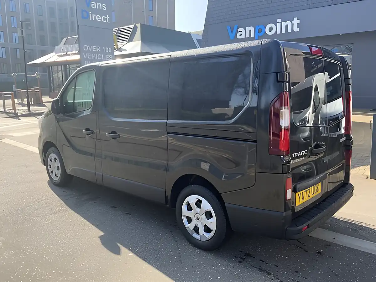 Used 2023 Renault Trafic SL30 Business+ Black - Interior and Exterior details 4