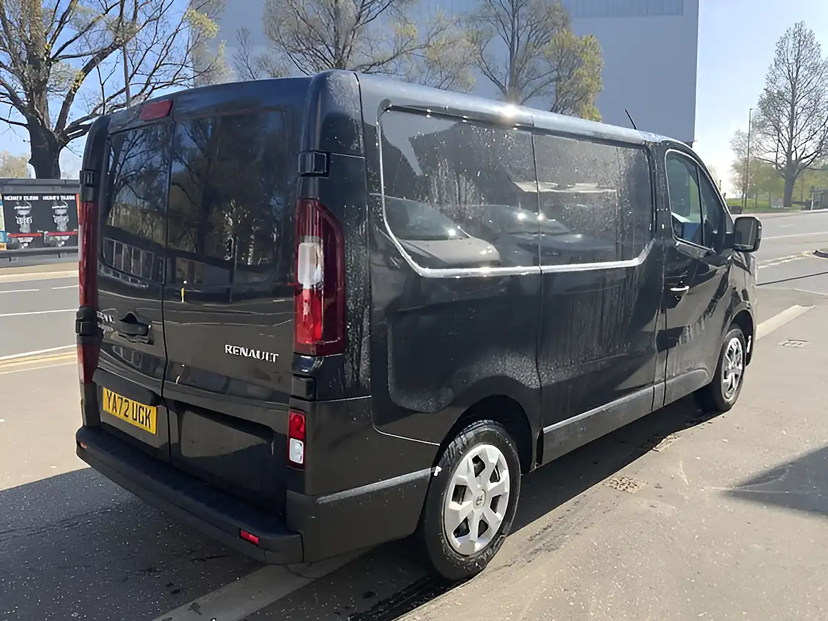 Used 2023 Renault Trafic SL30 Business+ Black - Interior and Exterior details 6