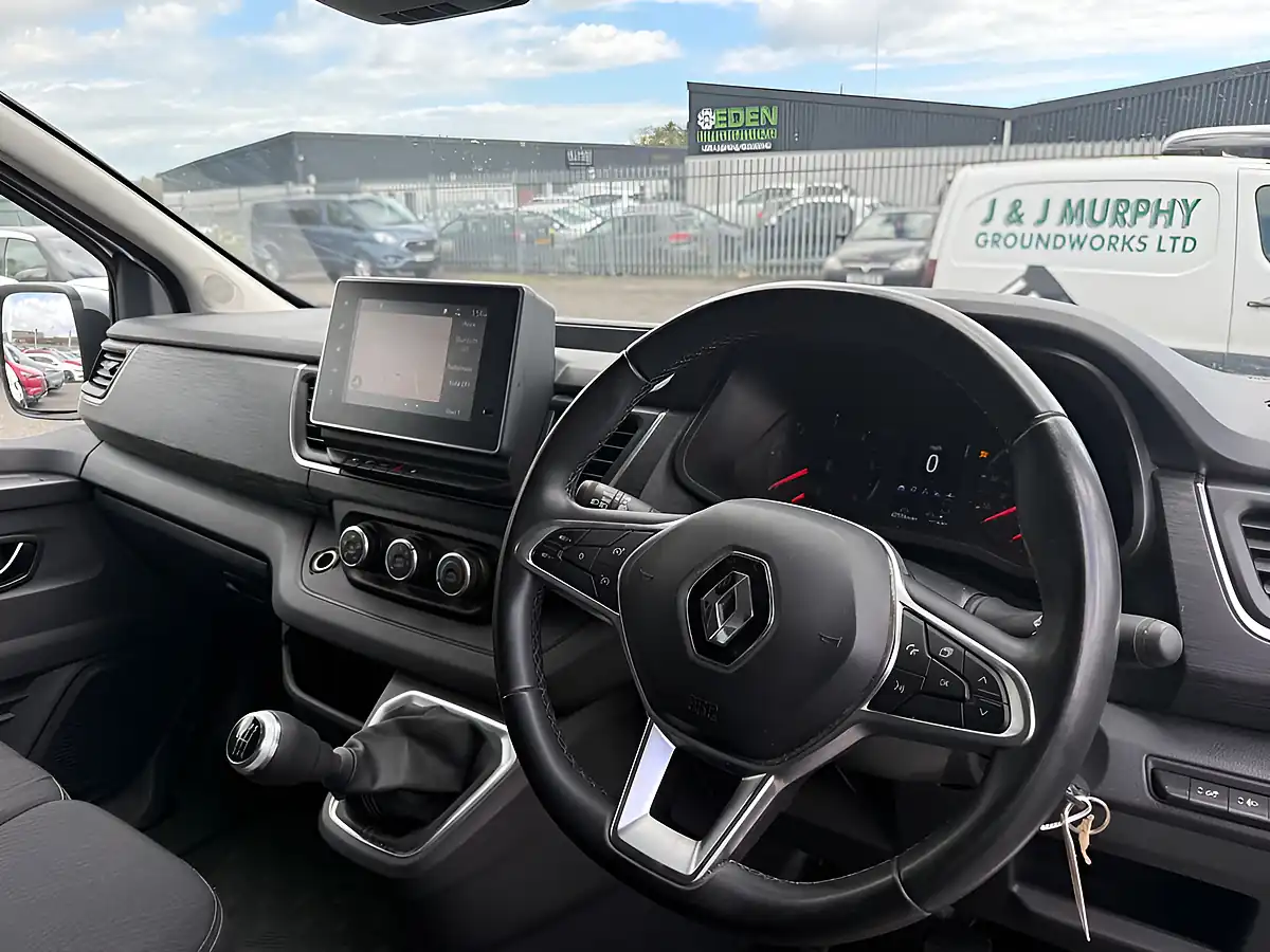 Used 2023 Renault Trafic SL30 Extra Grey - Interior and Exterior details 10