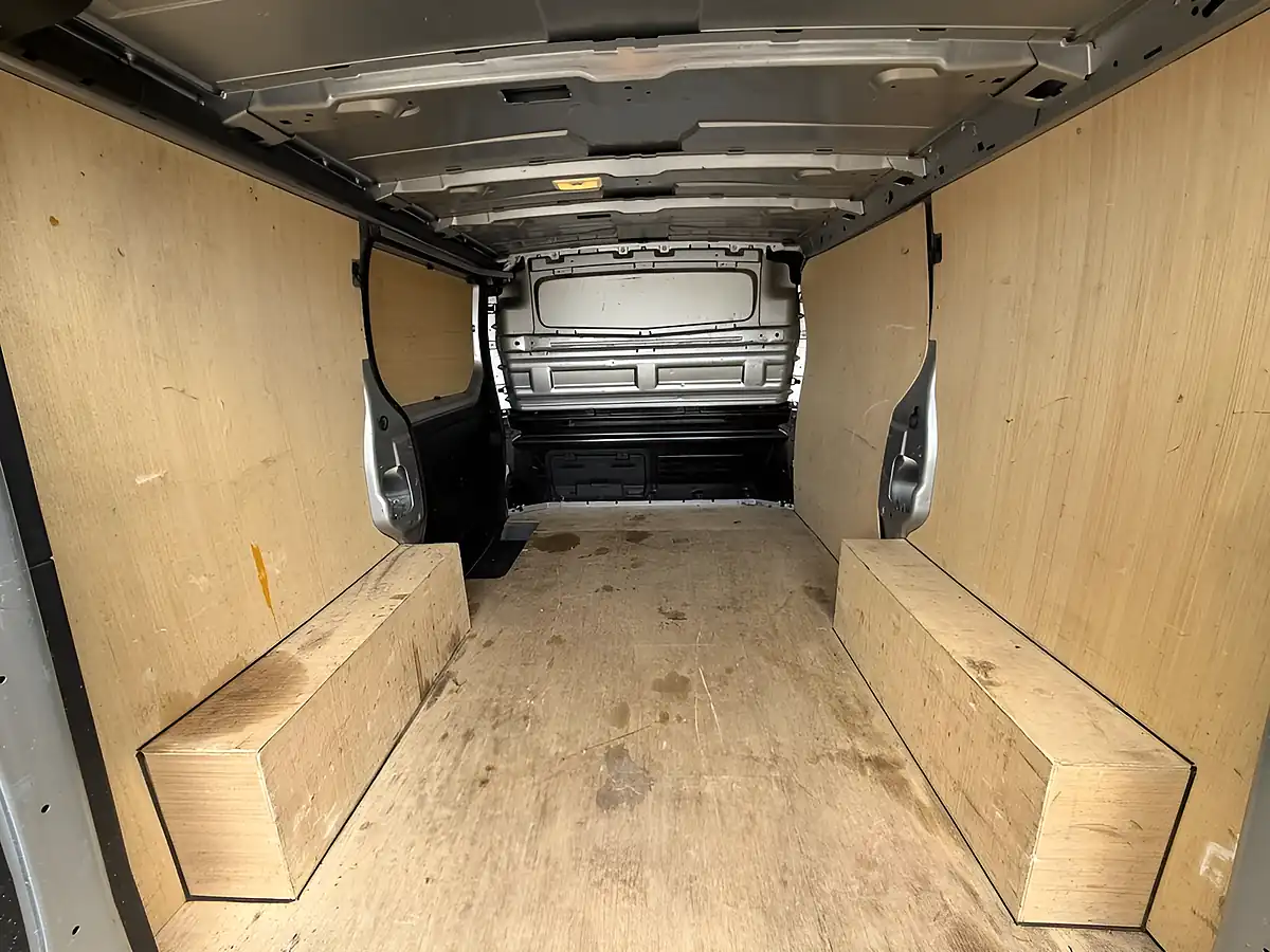 Used 2023 Renault Trafic SL30 Extra Grey - Interior and Exterior details 13