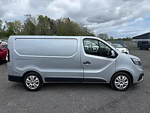 Used 2023 Renault Trafic SL30 Extra Grey - Interior and Exterior details 8