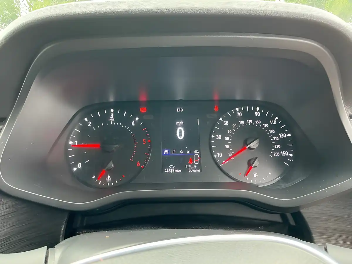 Used 2023 Renault Trafic Sport Crew Van Double Cab White - Interior and Exterior details 15