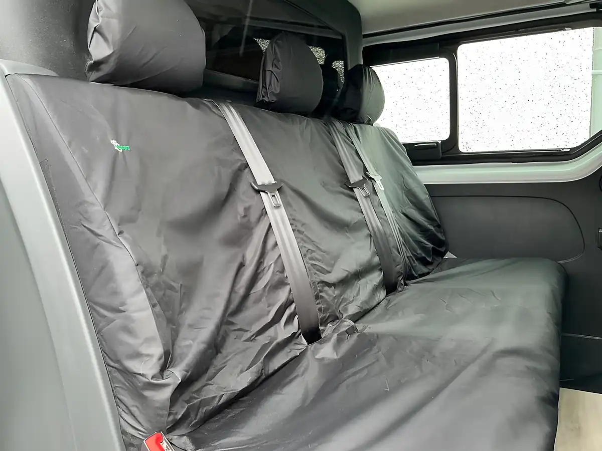 Used 2023 Renault Trafic Sport Crew Van Double Cab White - Interior and Exterior details 17