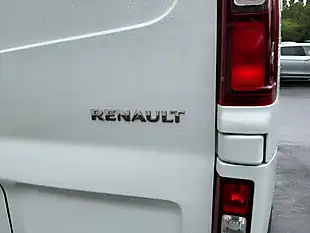 Used 2023 Renault Trafic Sport Crew Van Double Cab White - Interior and Exterior details 20