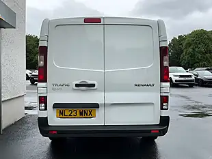 Used 2023 Renault Trafic Sport Crew Van Double Cab White - Interior and Exterior details 3