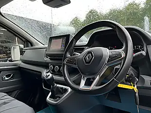 Used 2023 Renault Trafic Sport Crew Van Double Cab White - Interior and Exterior details 7