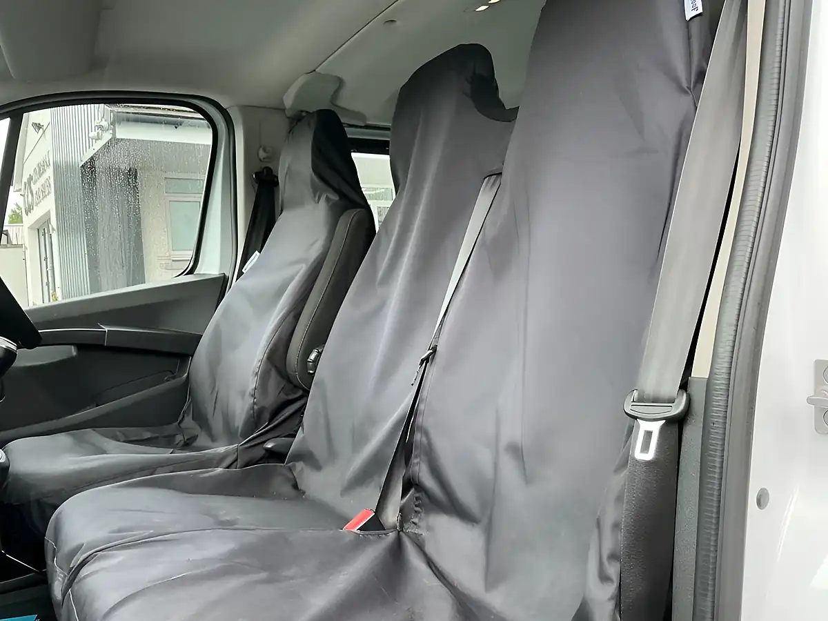 Used 2023 Renault Trafic Sport Crew Van Double Cab White - Interior and Exterior details 9