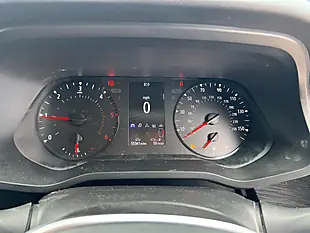 Used 2023 Renault Trafic Sport Glacier White - Interior and Exterior details 18